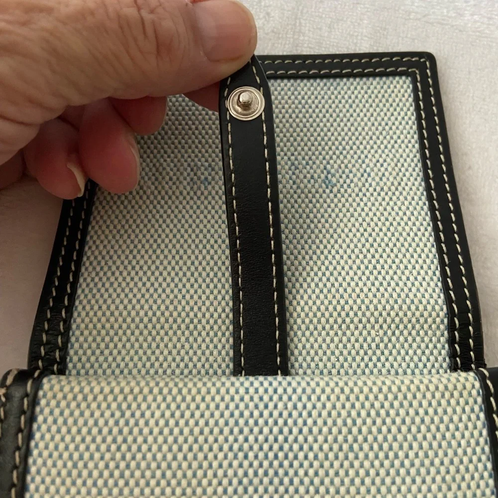 BURBERRY Blue and Black Two-Tone Trifold Canvas and Leather Wallet - Picture 13 of 13